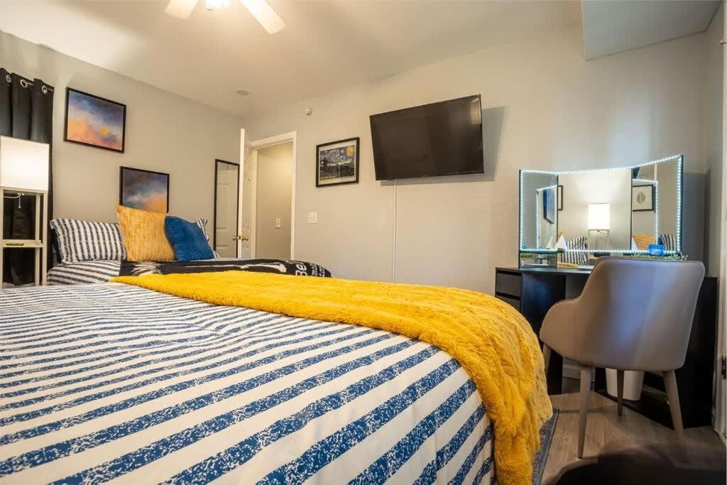 Sasquatch Lodge E Sleeps 13 개틀린버그 외부 사진