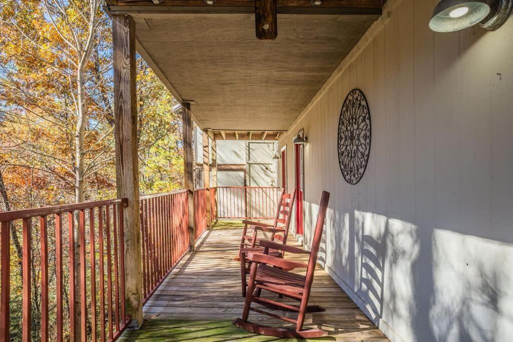 Sasquatch Lodge E Sleeps 13 개틀린버그 외부 사진
