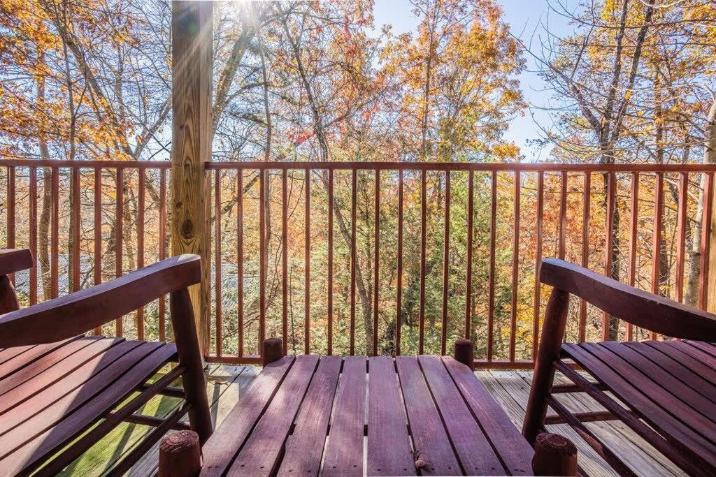Sasquatch Lodge E Sleeps 13 개틀린버그 외부 사진